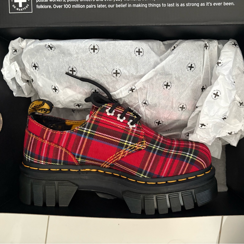 DrMartens x Haven by Marc Jacob’s Collab - Picture 5 of 8